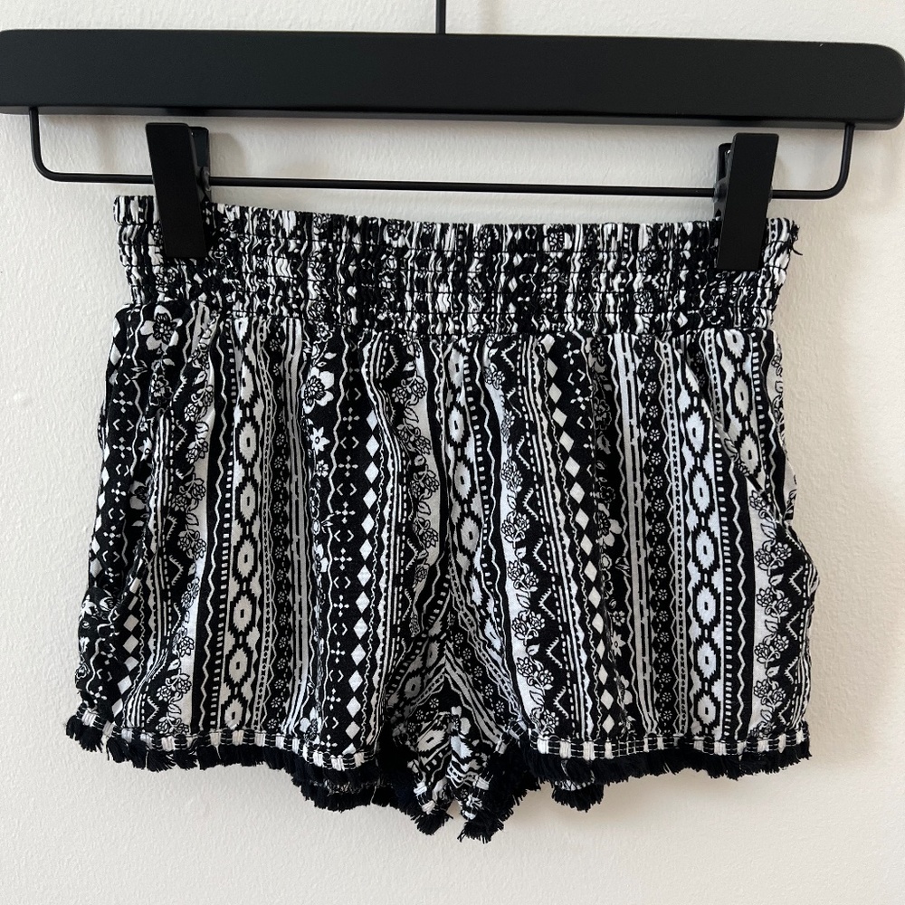 COPY - Black & White Shorts with pockets